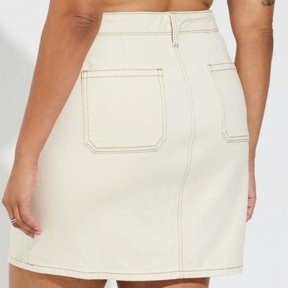 Torrid 20 mini skirt tan nude a-line short jean denim button fly plus size new - Picture 2 of 12